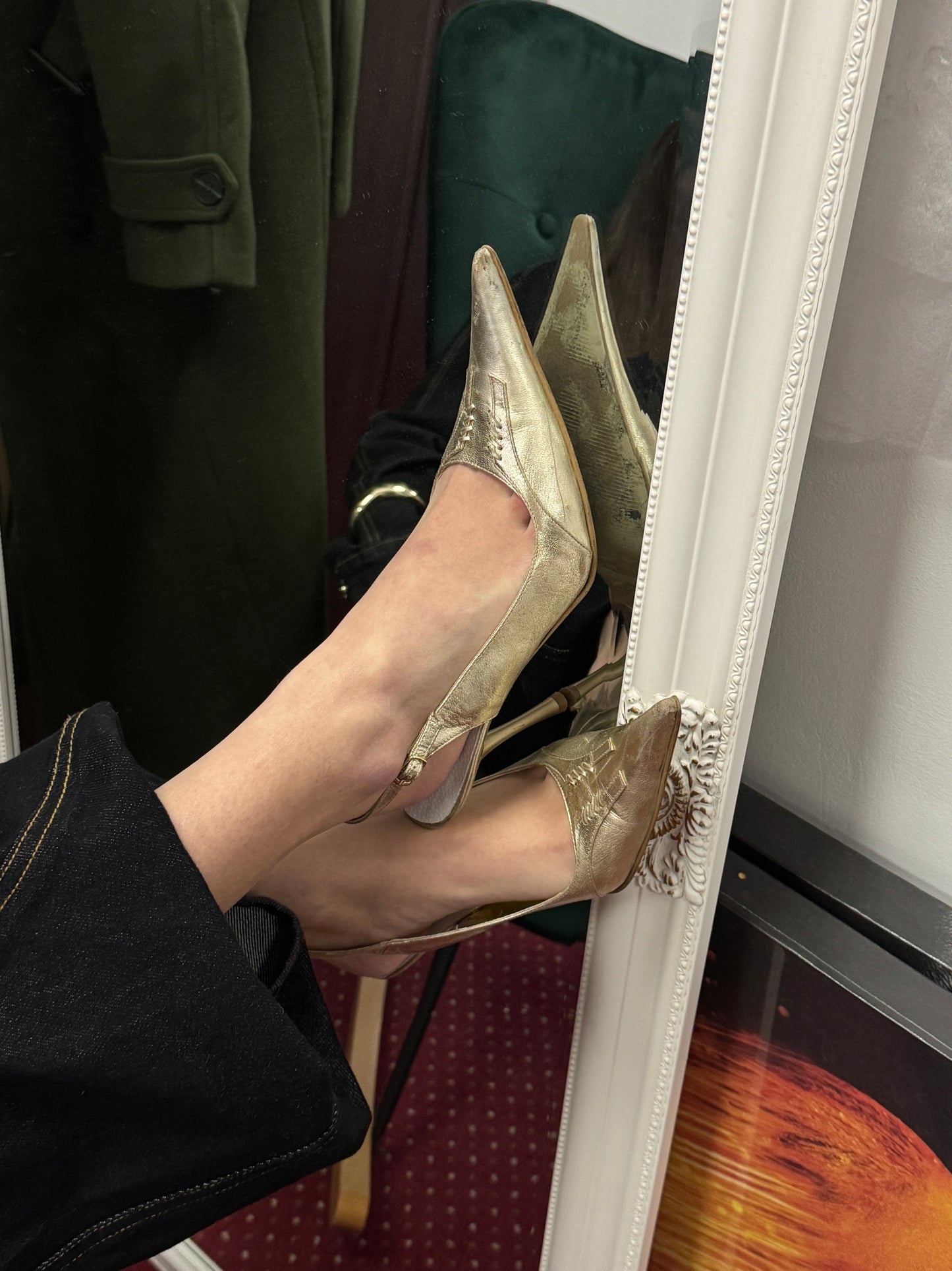 CORYLLUS GOLD HEELS