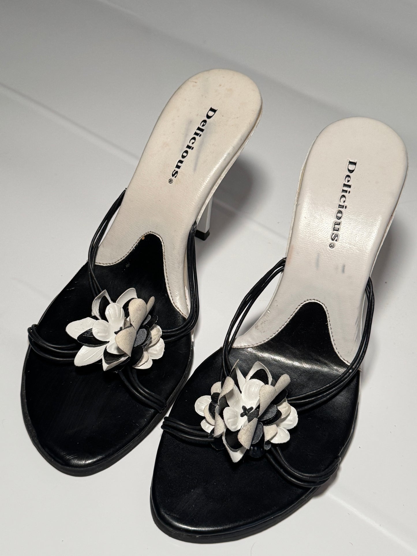 DELICIOUS FLORAL HEELS