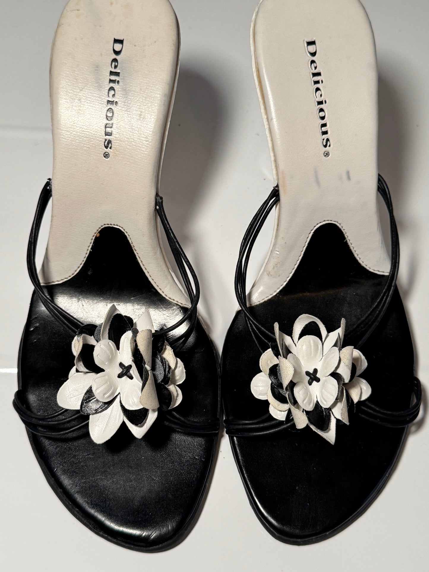 DELICIOUS FLORAL HEELS
