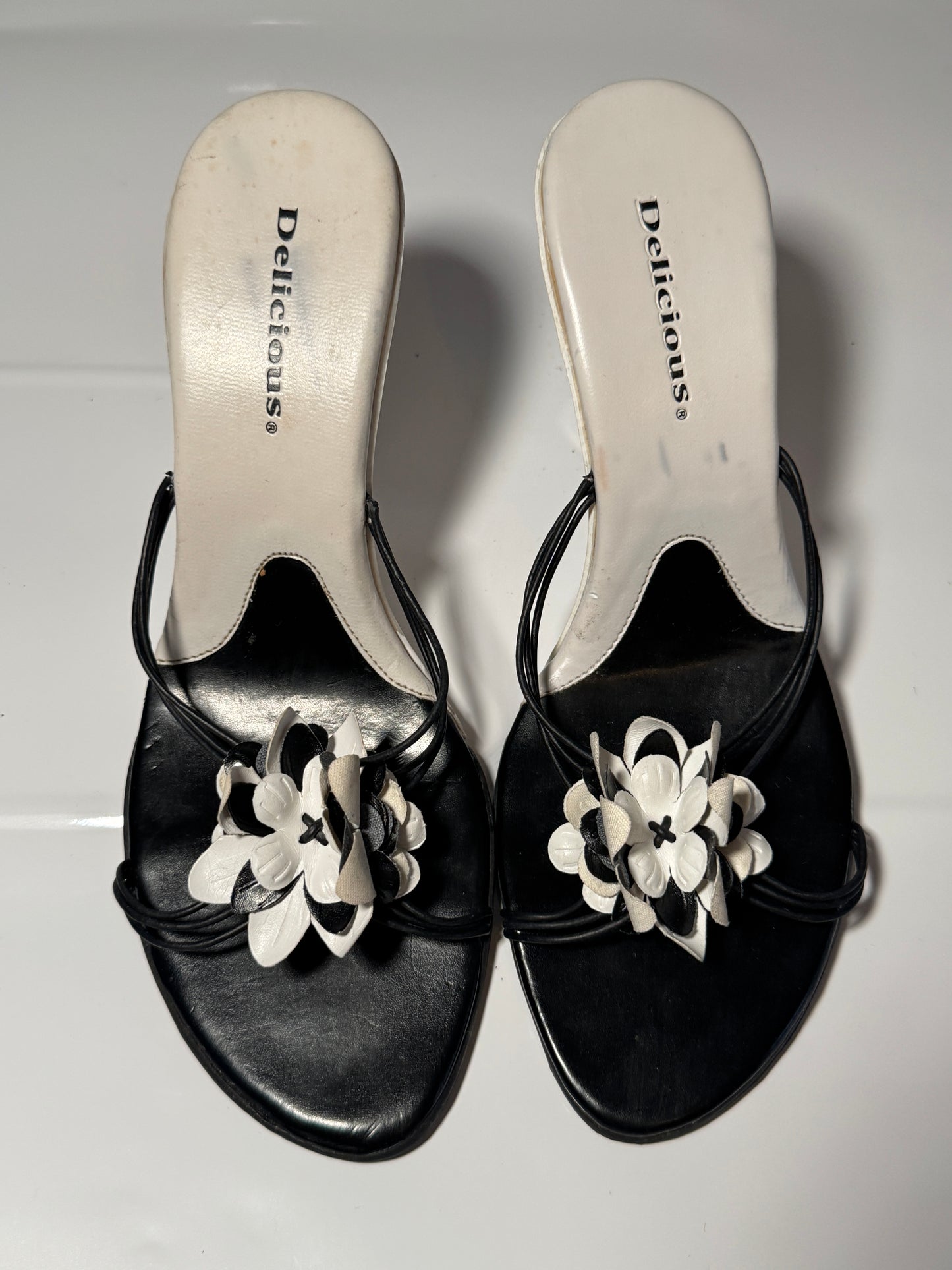 DELICIOUS FLORAL HEELS