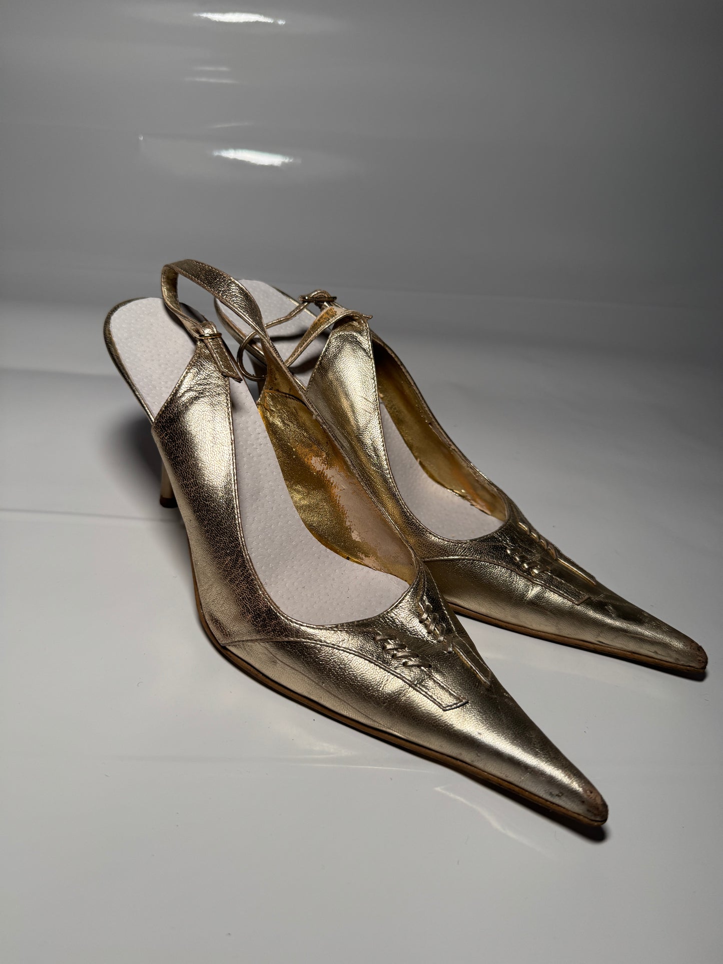 CORYLLUS GOLD HEELS