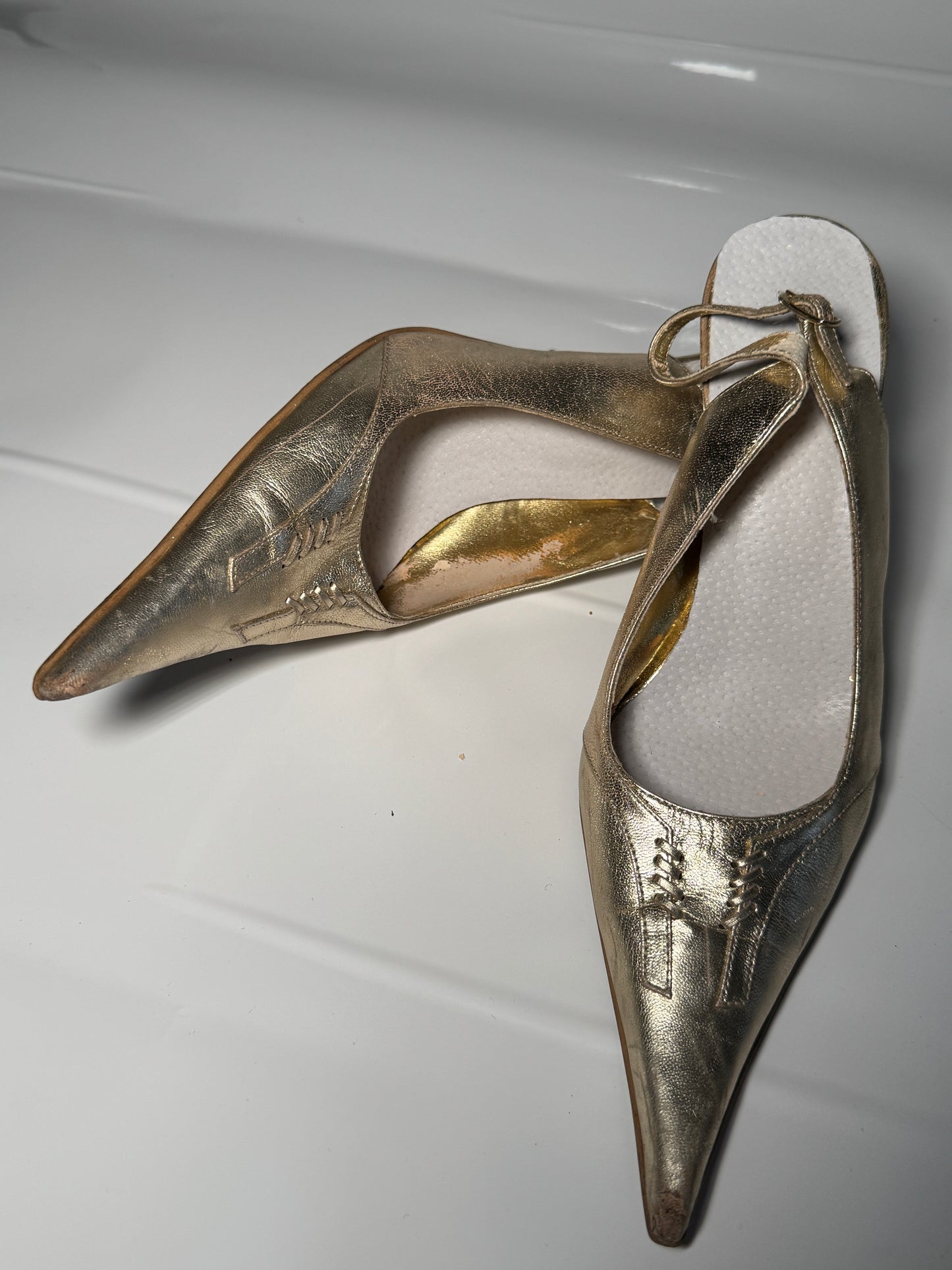CORYLLUS GOLD HEELS
